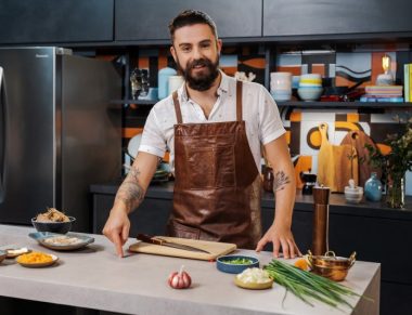 André Pionteke lidera cozinha no showroom da Roca Cerámica