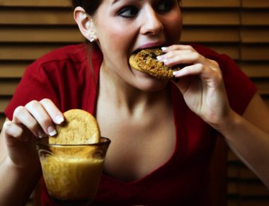 Sete passos práticos contra a compulsão alimentar e a favor do consumo consciente