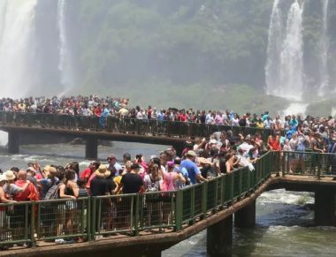 Turism-de-foz-do-iguaçu-bate-recorde-e-demonstra-recuperação