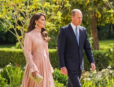 Kate Middleton rouba a cena em casamento real