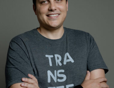 Fernando-Nunes-cofundador-e-CEO-da-Transfeera.-Credito-de-imagem-Max-Schwoelk_02-1k0VfUqC